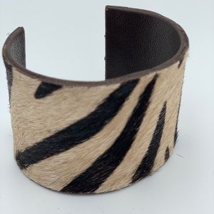 Fashion jewelry zebra cuff